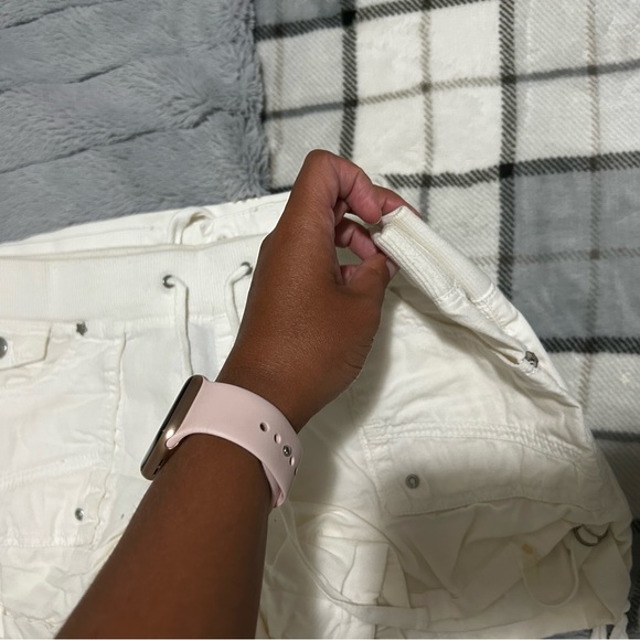 Pair of 2 White Shorts - Picture 5 of 6